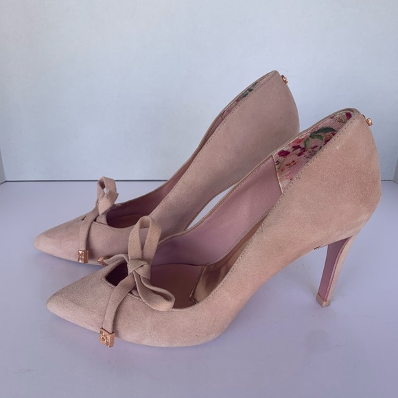 Ted Baker London Gewell Pink Suede Bow Heel Pumps Size 9 - Picture 1 of 15